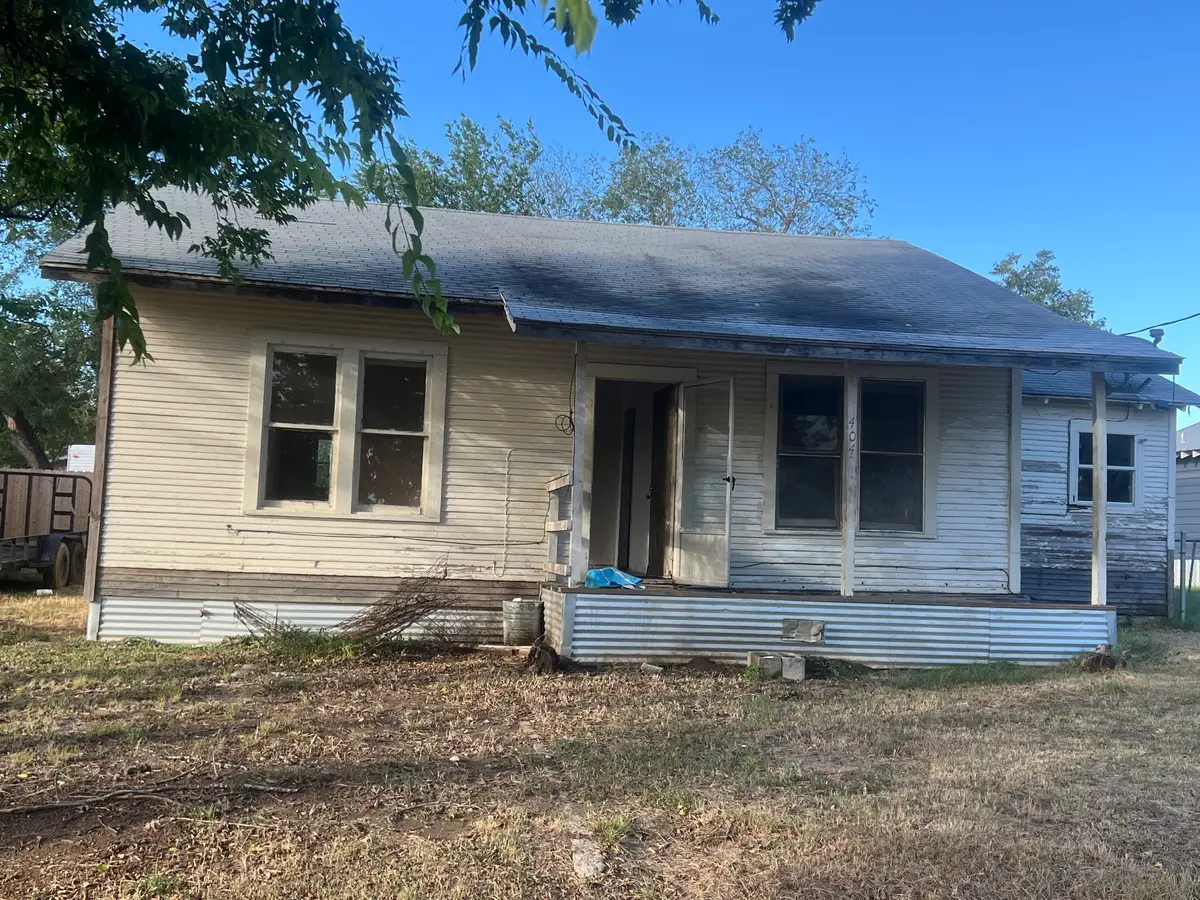 404 E Main, Wortham, TX 76693 - #1