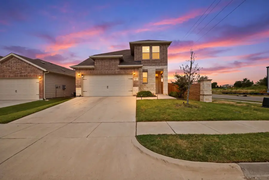 900 Crockett Street, Aubrey, TX 76227 - #2