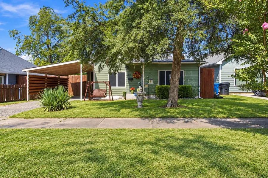 215 W Munson Street, Denison, TX 75020 - #2