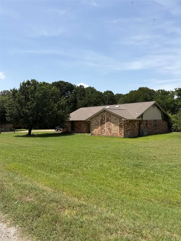 200 Windridge Trail, Burleson, TX 76028