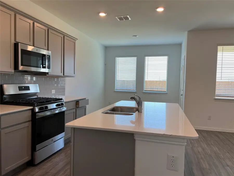 7213 Crepe Myrtle Avenue, McKinney, TX 75071 - #3