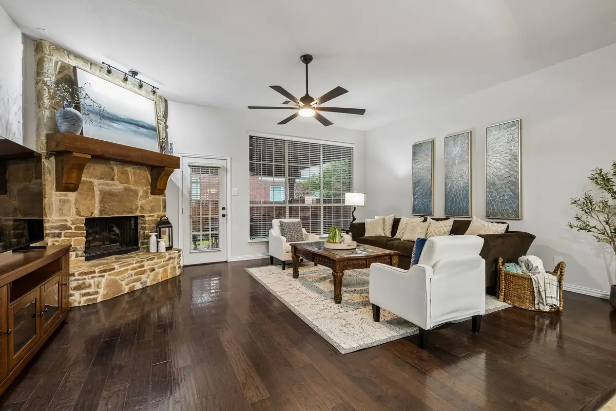 1061 Noble Avenue, Lantana, TX 76226 - #1