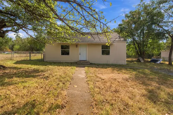 1504 S Travis Avenue, Denison, TX 75021