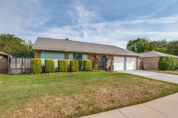 2307 Busch Drive, Arlington, TX 76014