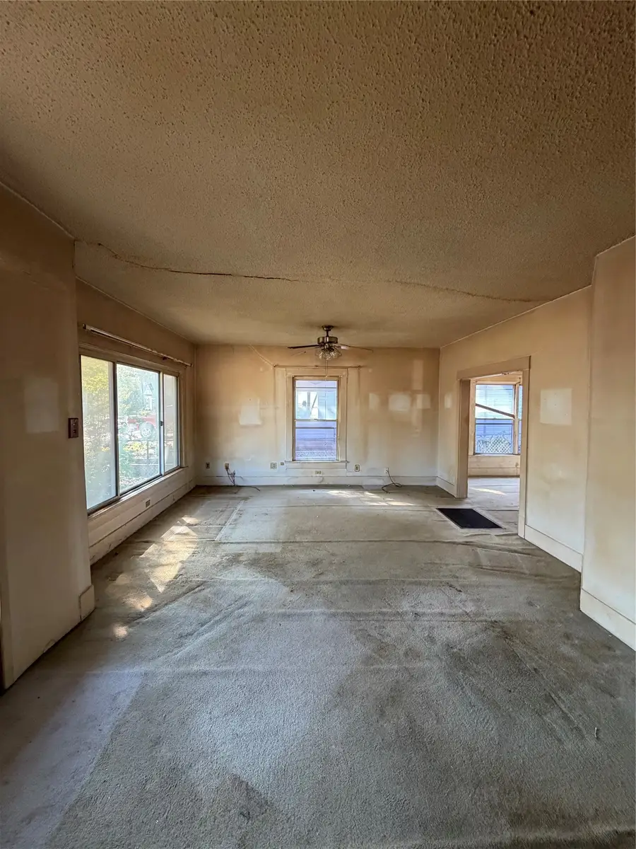 619 W Owing Street, Denison, TX 75020 - #3