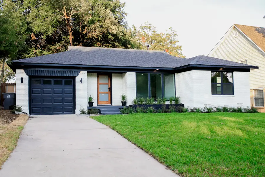 816 Kirkwood Drive, Dallas, TX 75218 - #2