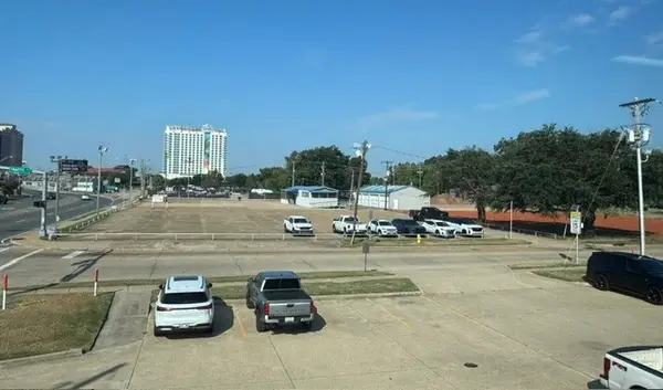 207 E Texas Street, Bossier City, LA 71111