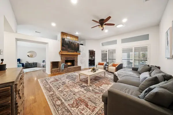 1633 Crosshaven Drive, Lewisville, TX 75077