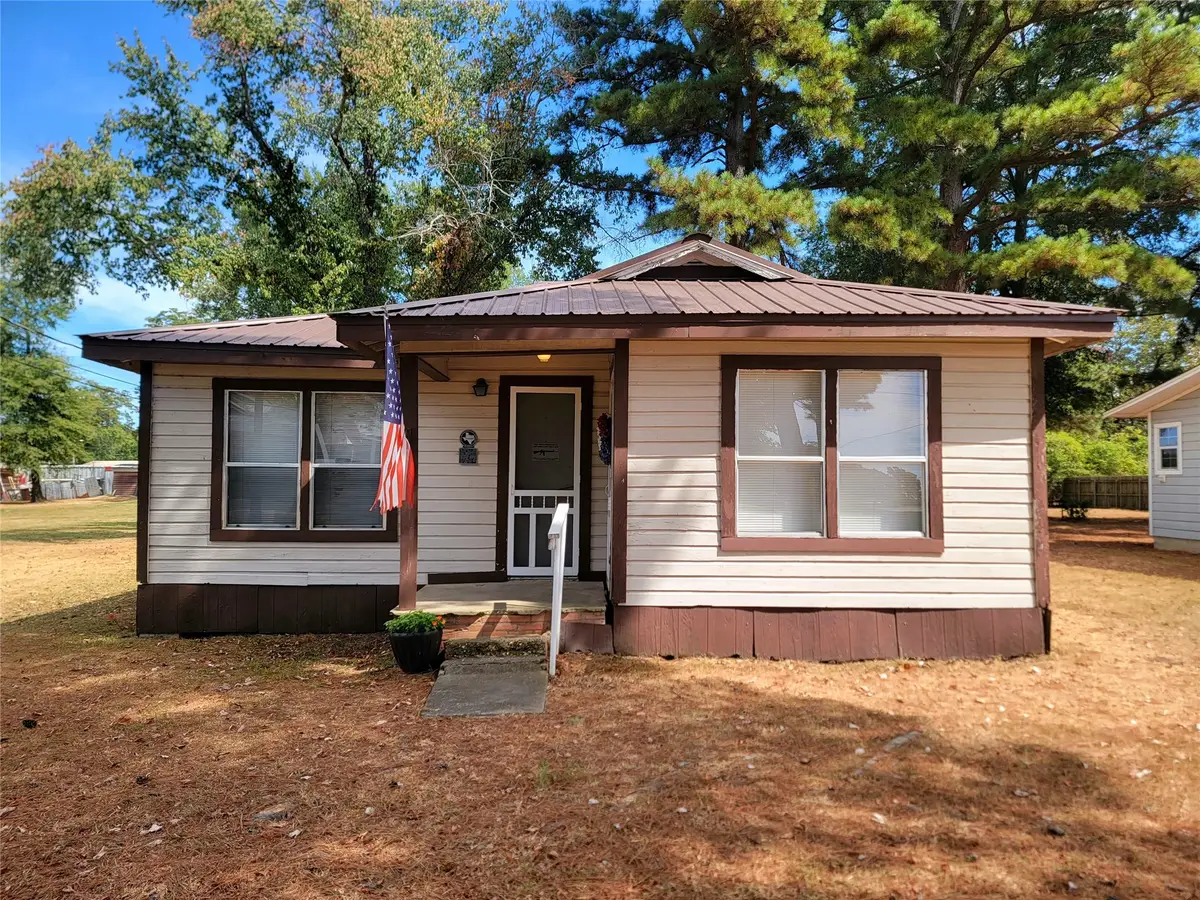 135 U.s. Highway 82-business, Avery, TX 75554 - #1