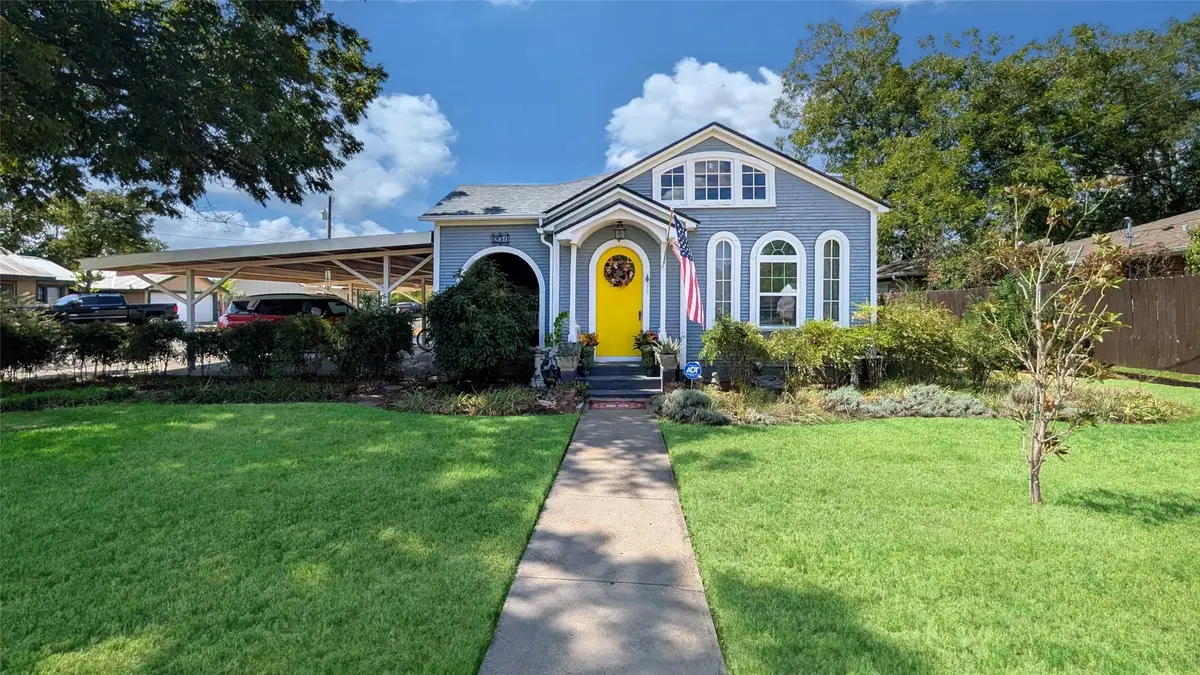 201 N 7th Street, Jacksboro, TX 76458 - #1