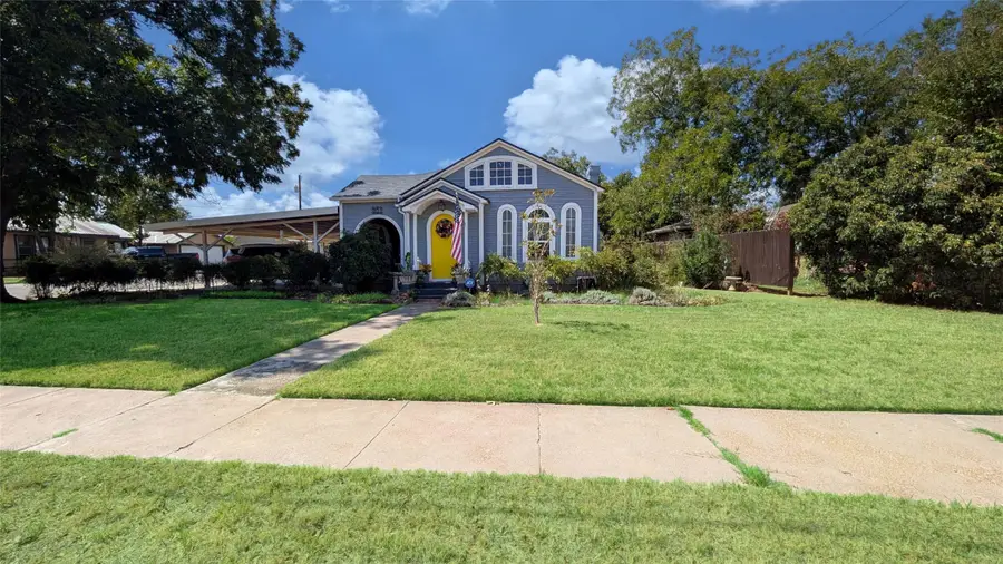 201 N 7th Street, Jacksboro, TX 76458 - #2