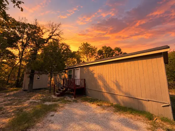 104 Kanawka Street, Mabank, TX 75156