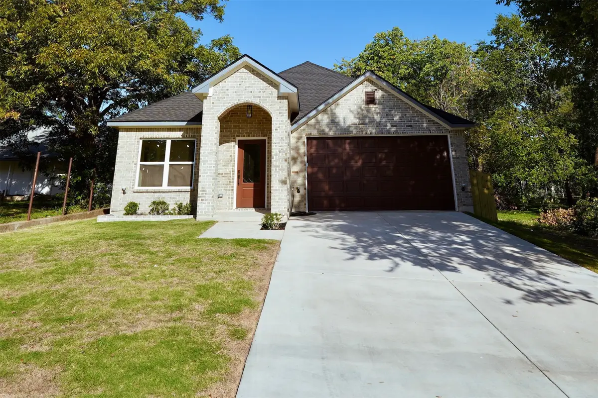 406 E Belknap Street, Ennis, TX 75119 - #1