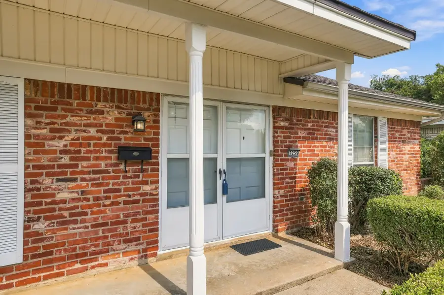 7259 Yolanda Drive, Fort Worth, TX 76112 - #2