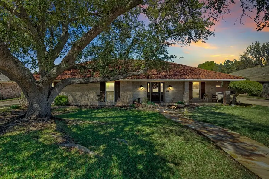 1111 Berkshire Court, Trophy Club, TX 76262 - #2
