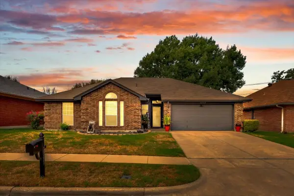 6608 Stetter Drive, Arlington, TX 76001
