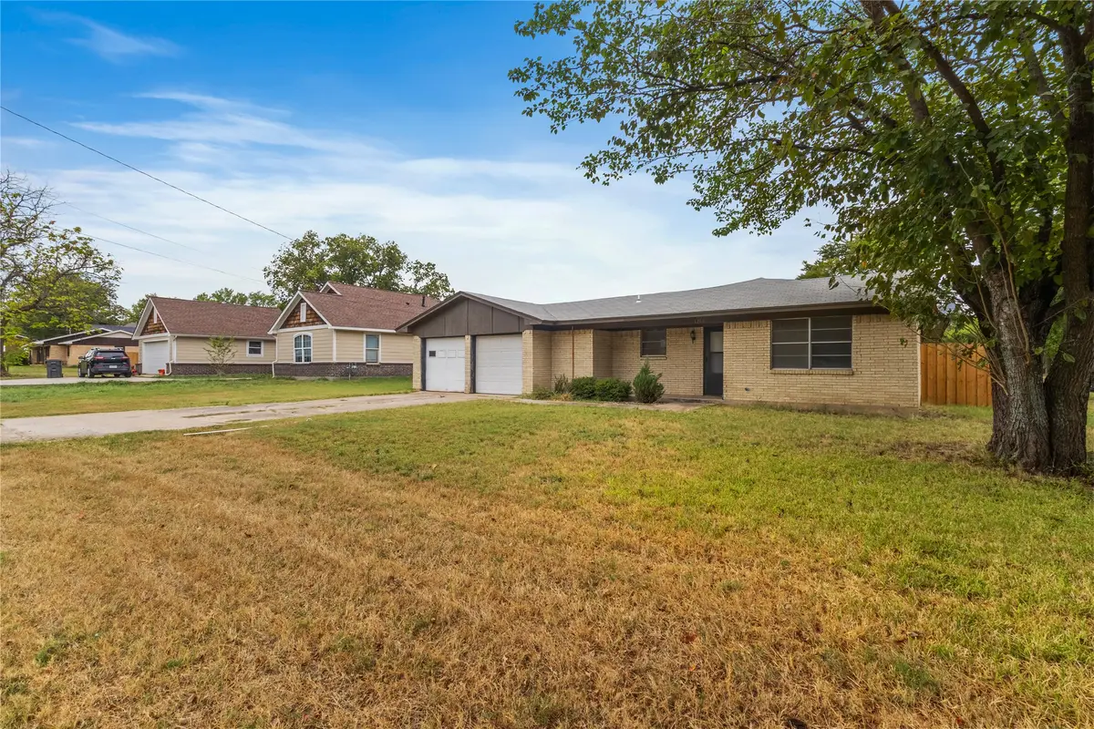 1240 E Jefferson Street, Van Alstyne, TX 75495 - #1