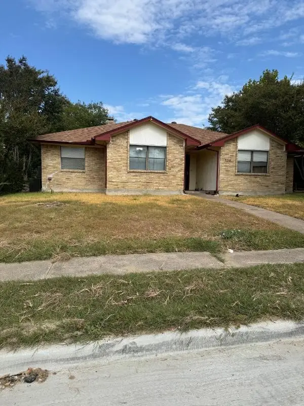 705 Angle Ridge Circle, Garland, TX 75043