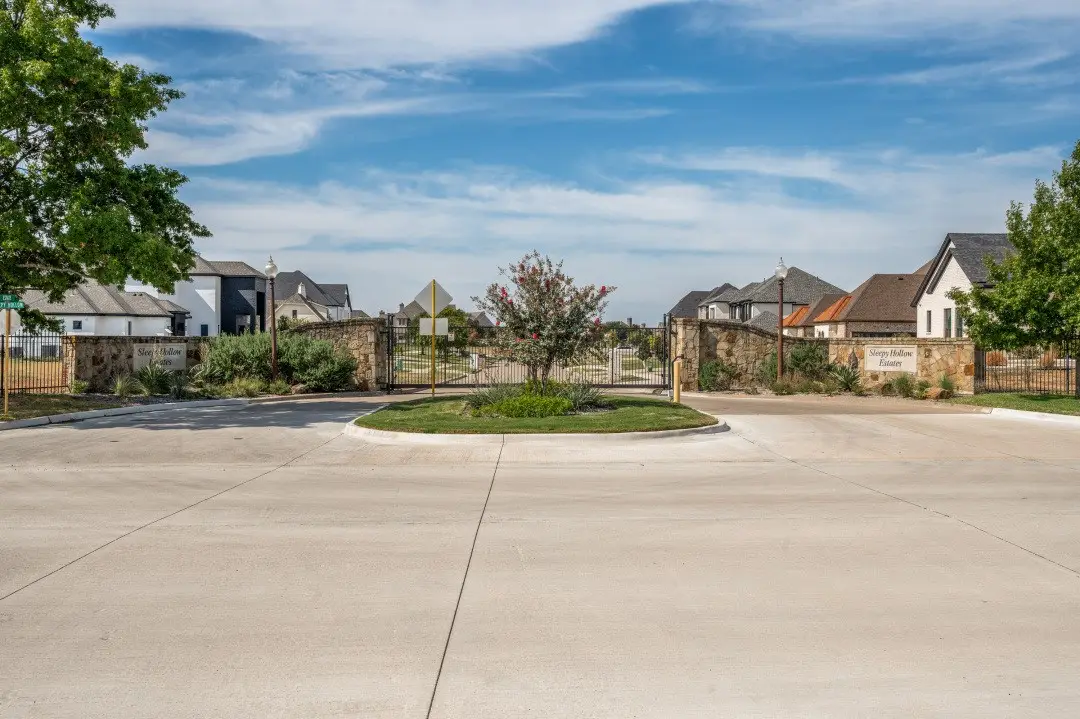 1104 Estate Drive, Ennis, TX 75119 - #1