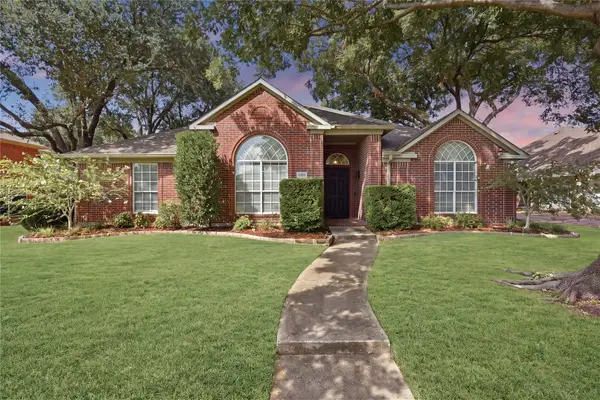 1905 Greenhill Drive, Rowlett, TX 75088
