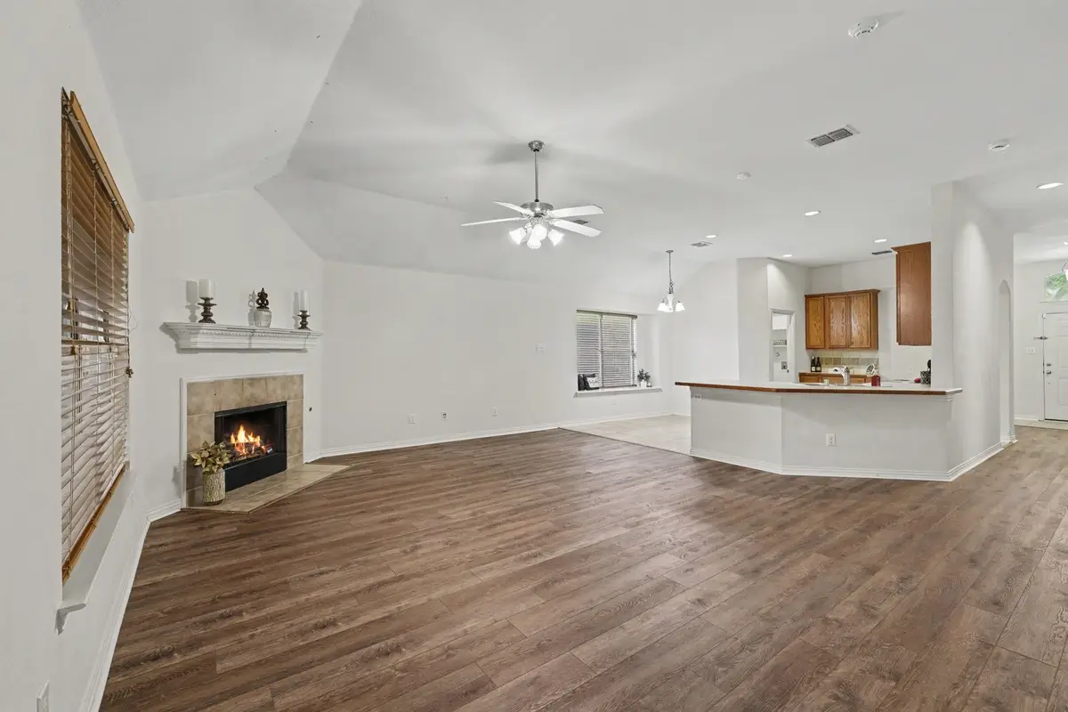 1235 Clearwater Drive, Grand Prairie, TX 75052 - #1