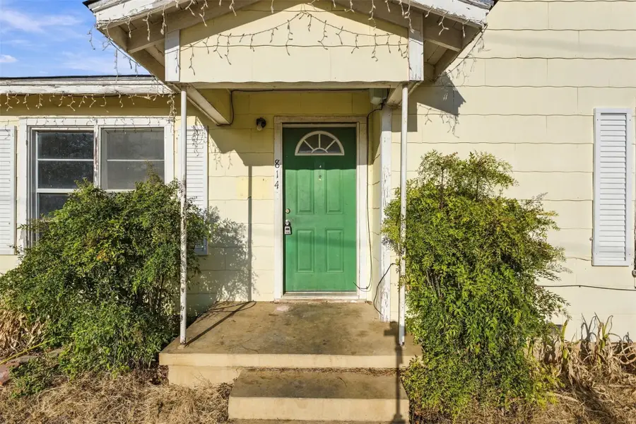814 S Pierce Street, McGregor, TX 76657 - #2