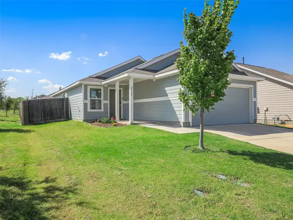 2932 Dora Drive, Fort Worth, TX 76119