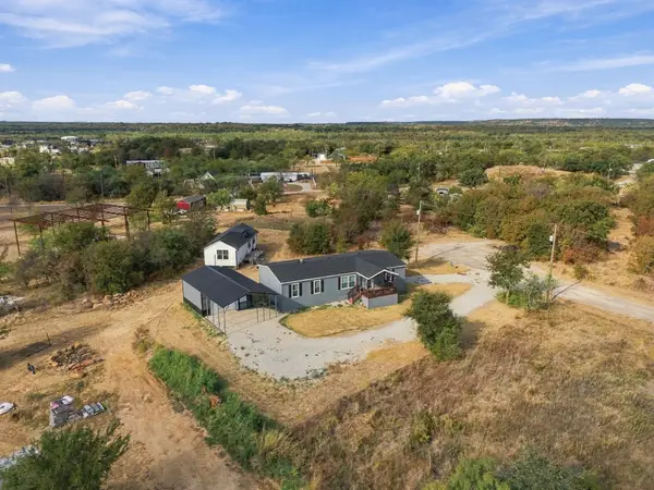 123 Dove Court, Runaway Bay, TX 76426