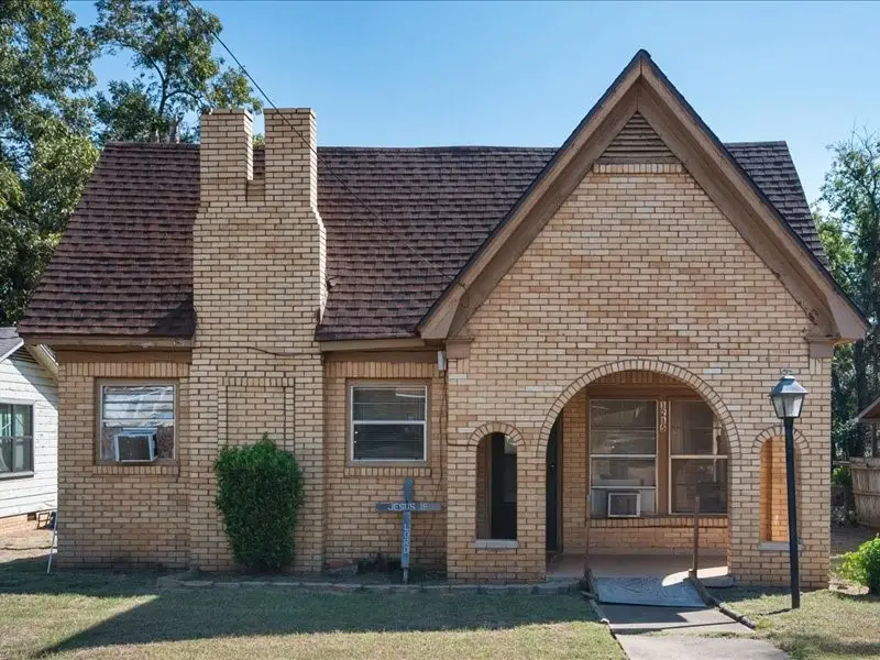 1215 N Confederate Avenue, Tyler, TX 75702 - #2