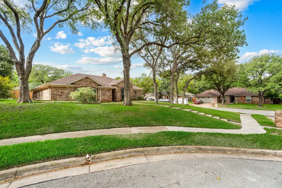 3804 Berkshire Court, Bedford, TX 76021 - #3