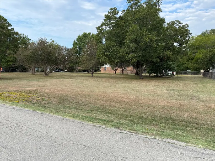 800 4th Street, Wills Point, TX 75169 - #3