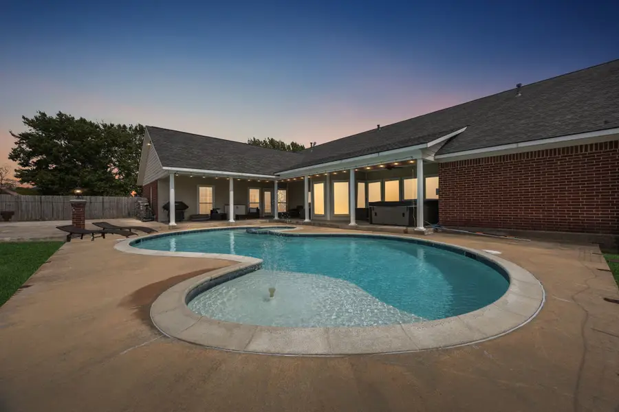 107 N Westlake Drive, Leonard, TX 75452 - #2