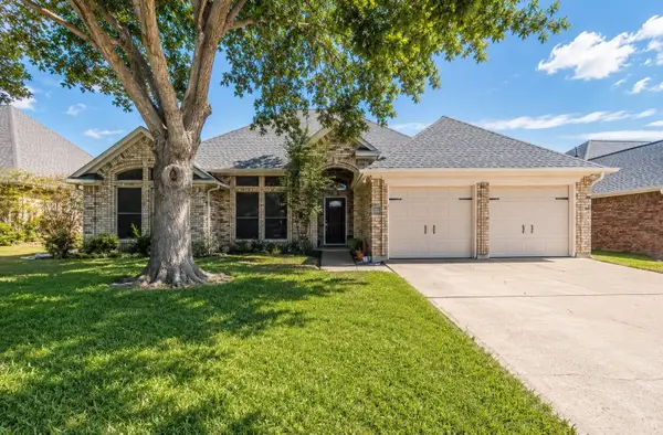 2207 Nugent Drive, Mansfield, TX 76063