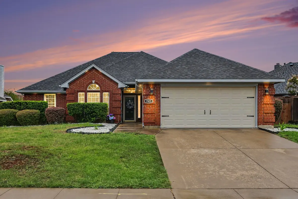 7925 Peregrine Trail, Arlington, TX 76001 - #1