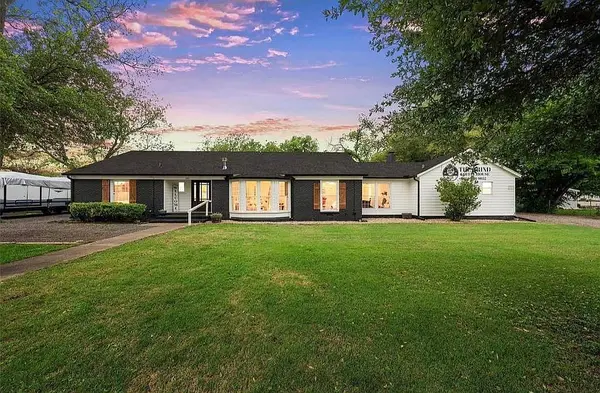 315 S G Avenue, Clifton, TX 76634