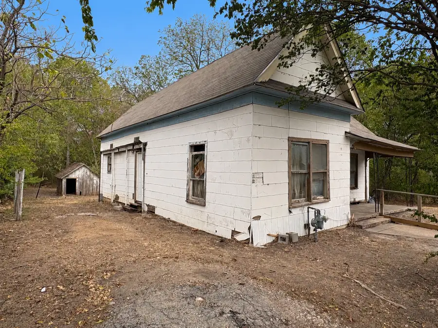 808 W 11th Avenue, Corsicana, TX 75110 - #2
