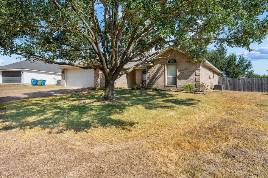624 Willow Creek Drive, Hewitt, TX 76643 - #3
