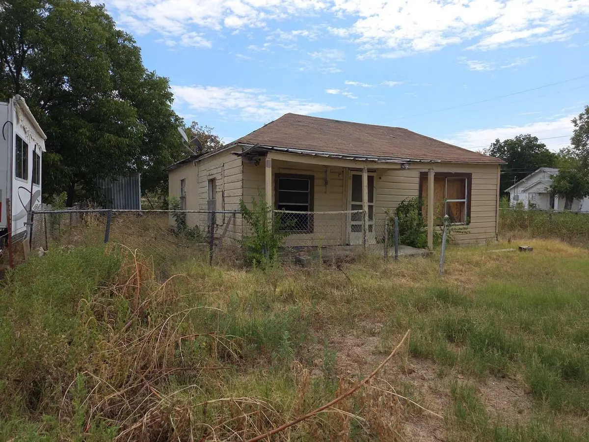 1015 S Pecos Street, Coleman, TX 76834 - #1