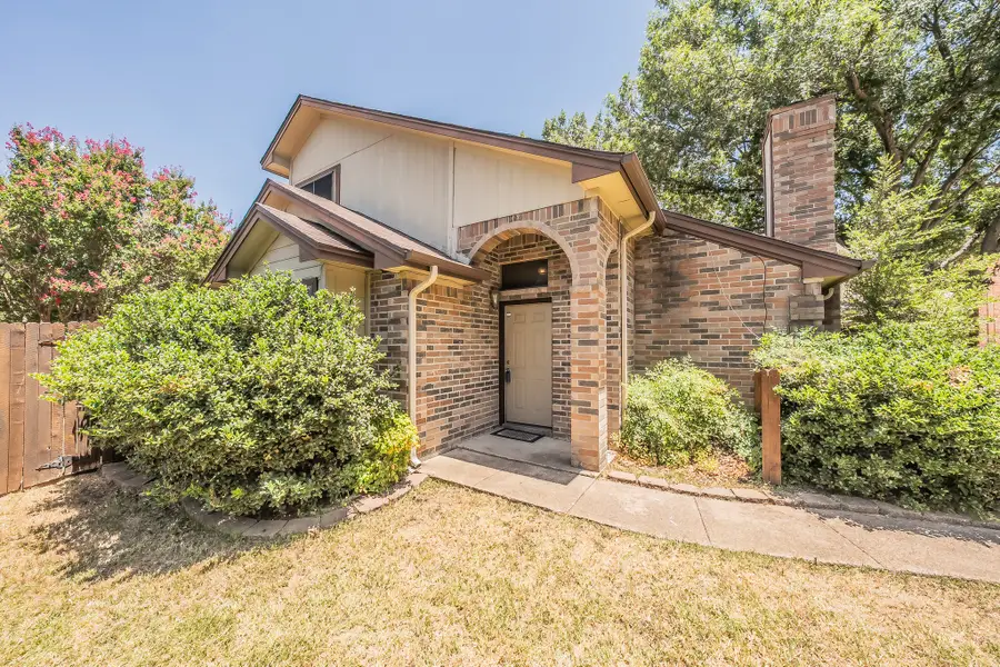6402 Valleybrooke Court, Arlington, TX 76001 - #3