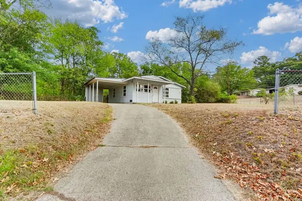 241 Byrne Avenue, Lone Star, TX 75668