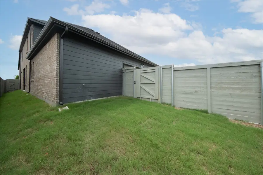 8805 Acorn Avenue, Justin, TX 76247 - #2