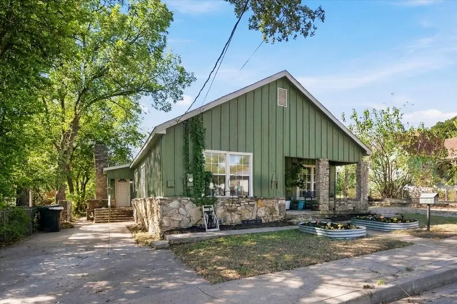 809 W Bridge Street, Weatherford, TX 76086 - #2