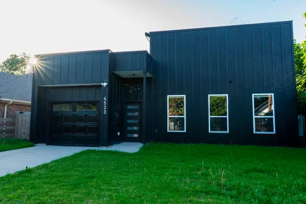 4523 Solar Lane, Dallas, TX 75216