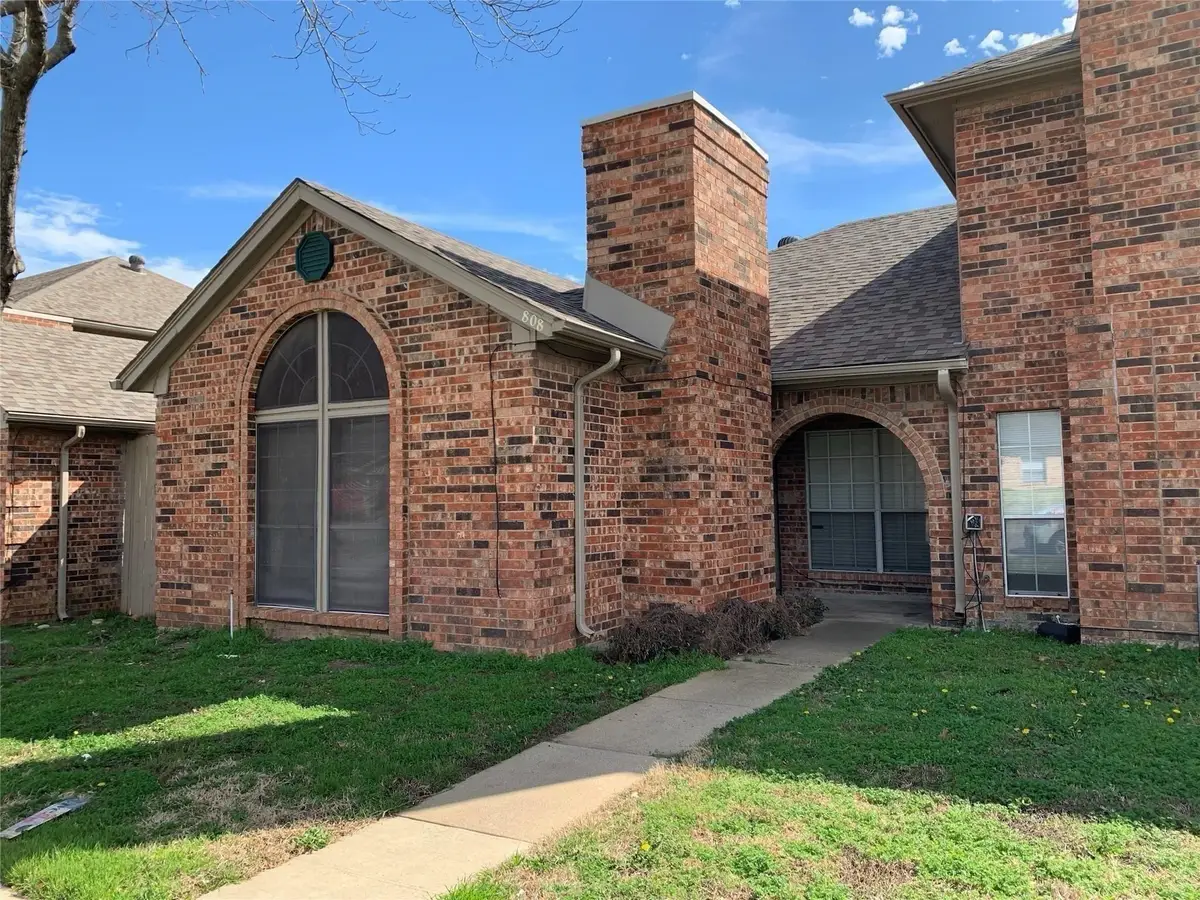 800 Custer Street, Arlington, TX 76014 - #1