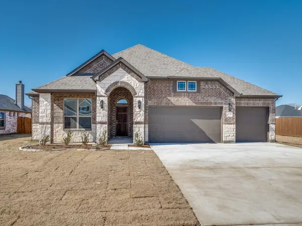 7013 Lilly Lane, Sanger, TX 76266