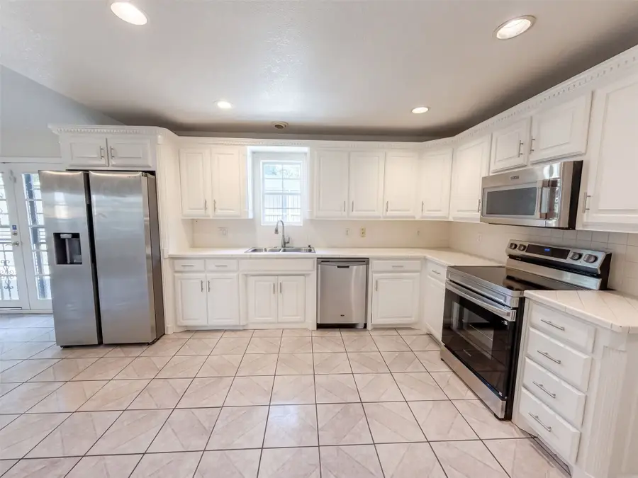 404 Vincent Street, Cedar Hill, TX 75104 - #2