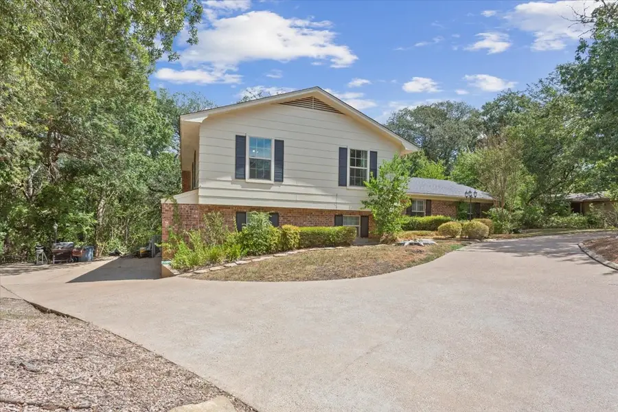 435 Elmwood Road, Waco, TX 76712 - #3