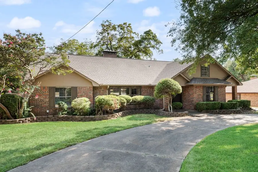 714 W Lamberth Road, Sherman, TX 75092 - #2