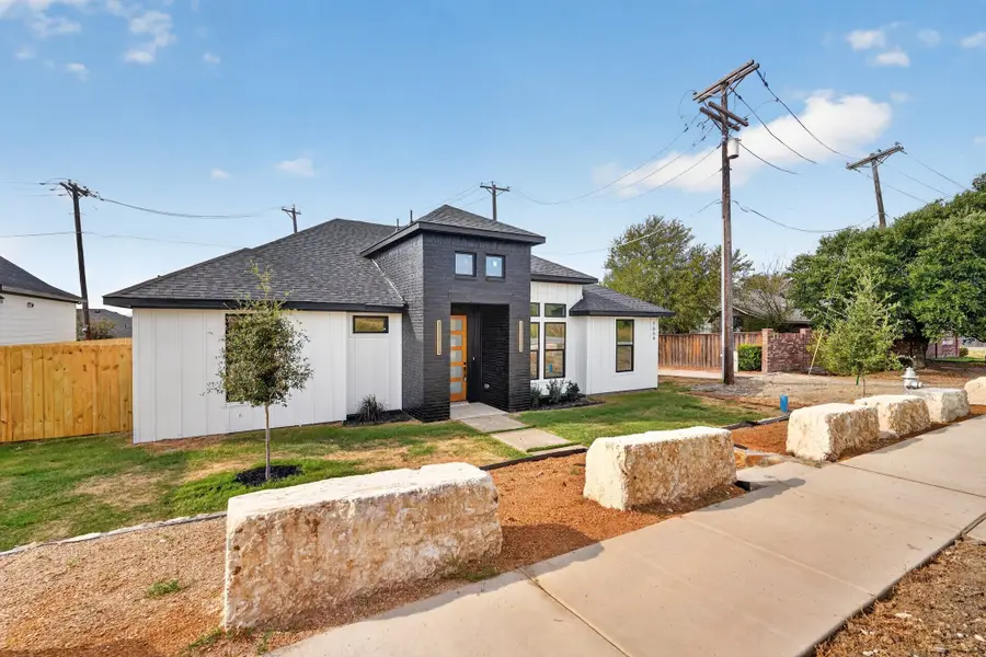 1664 W Wintergreen Road, Lancaster, TX 75134 - #3
