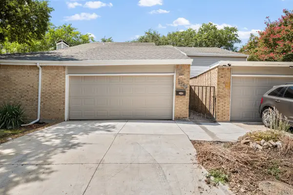 2706 Creek Wood Court, Carrollton, TX 75006